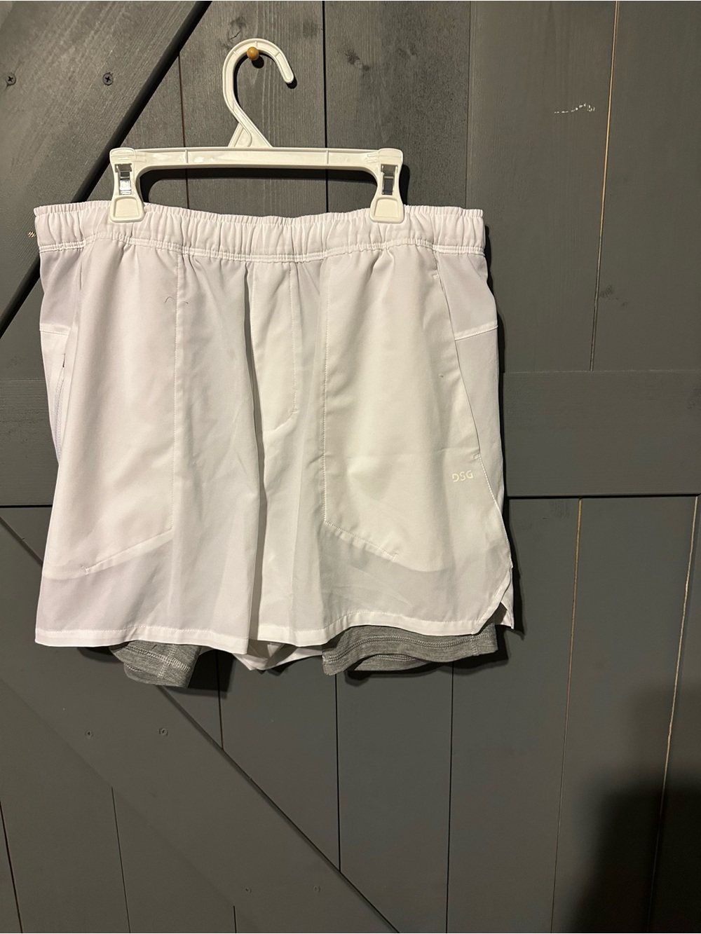 DSG Men's White 2-in-1 Athletic Shorts - Size Medium